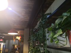 -陆记牛庄·碳锅龙虾烧烤(爱上花园店)