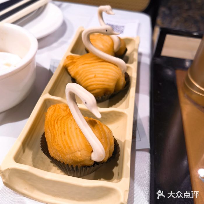 稻香酒家·34年老字号·港式粤菜(汉街店)榴莲千丝酥图片