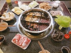 -邓莽子老火锅(中兴路总店)