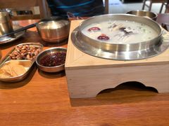 招牌参鸡汤-鑫日千里马朝鲜族小馆(总店)