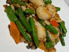 荷兰豆炒澳洲鲜贝-香樟花园新粤料理(无锡万象城店)