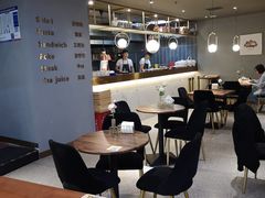 -POKEE VIA&Brunch·维娅(重庆来福士店)