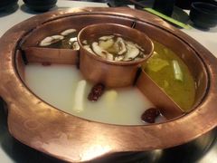 -滇釜火锅·能喝汤的火锅(车公庄店)