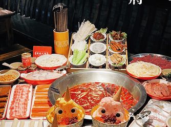 味蕾的双重挑战:蜀国大将老火锅等你来战!