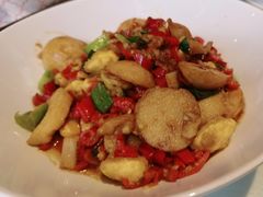 -阿瓦山寨·湘菜现炒·剁椒鱼头王(咸阳总店)