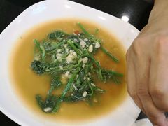 -J Daeng Seafood