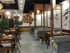 大堂-黄桷树曹家私房菜(江与城店)