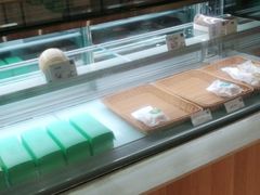 -顶东面包花园·生日蛋糕(世博店)