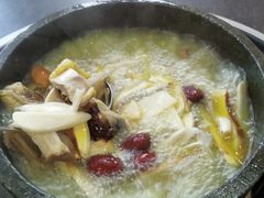 -南渝食府.墨脱石锅松茸鸡