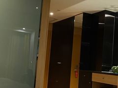 -上海虹桥西郊假日酒店