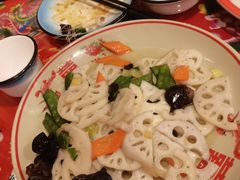 -闯关东东北农家菜(崂山石老人店)
