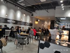 大堂-HELLO 27 意面·沙拉·帕尼尼