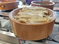 -龍歌自助小火锅(市南金茂湾店)