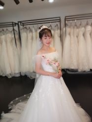 -雪莉美妆婚纱馆