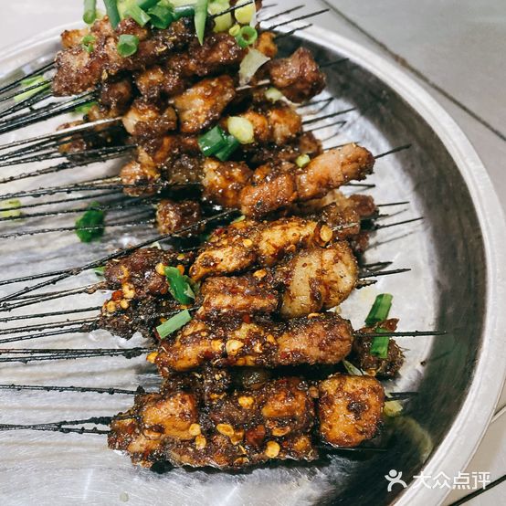 清镇热汤丝娃娃总店