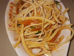 -王老六铁锅炖鱼(华阳路店)