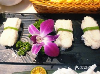 椰子鸡 鸡肉是选用了海南文昌鸡，鸡肉很鲜嫩