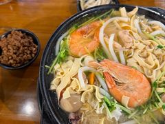 -丽虹云南过桥米线(兴工街店)