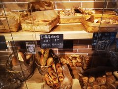-山下面包坊(湖滨店)