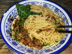 -渝之汇牛肉豌杂面