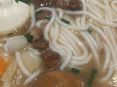 -鑫花溪牛肉米粉(东环大润发店)