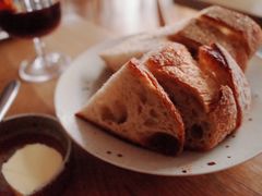 酸面包佐黄油-BOR Eatery(安福路店)