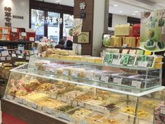 面包甜点陈列柜-上海市长春食品商店(淮海中路店)