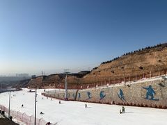 -采薇庄园四季滑雪场