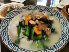 浓汤杂菇浸菜苗-中国大酒店·食街