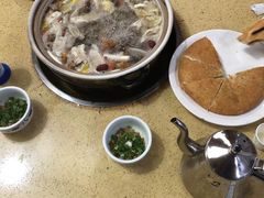 -东巴谷野生菌火锅餐厅