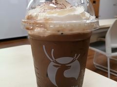 -瑞幸咖啡(华东理工大学商学院店)