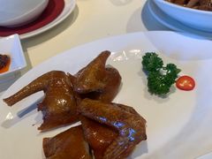 玻璃脆皮乳鸽-利苑酒家(金宝店)