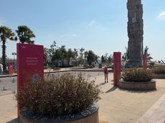 -亚龙湾中心广场