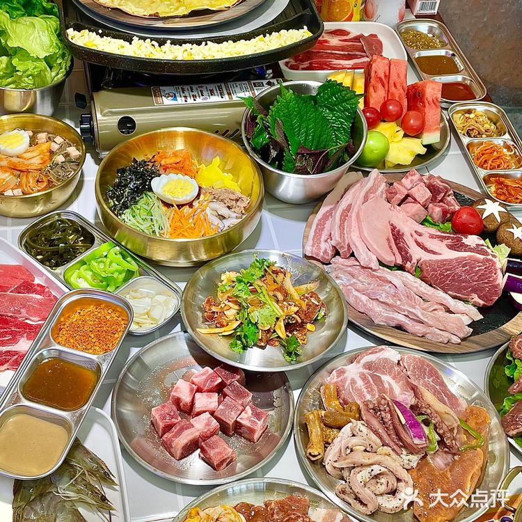 千万别来这家烤肉店 我怕吃完走不动了