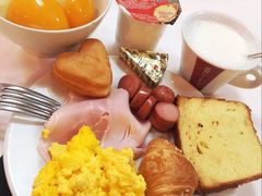 -文艺复兴百货(米兰大教堂广场店)