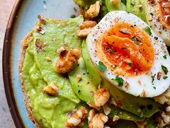 牛油果煮蛋吐司-RAC BAR(安福路店)