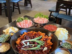 -渝井巷重庆老火锅(沈阳吉祥店)
