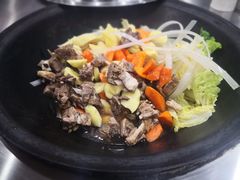 -粘豆包柴火铁锅炖