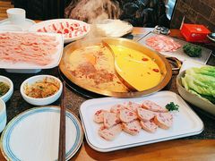 -小天鹅火锅·一线江景洪鼎旗舰店(洪崖洞店)