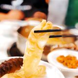 这家🍲海鲜火锅太猛，鲜到连汤底都喝完