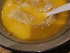 金汤黄鱼馄饨-蟹黄鱼·楼上面馆(外滩中央旗舰店)