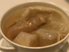 竹笙花膠灌汤饺-嘉麟楼