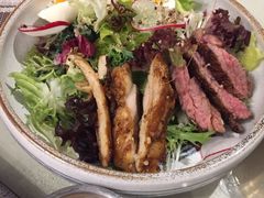 烟三文鱼溏心蛋沙拉-五合院·整点烤肉