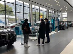 -上海宝信宝马4S店