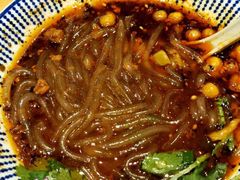 大勺肉酱酸辣粉-遇见小面(东方宝泰店)