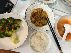 -悦芽照护月嫂+育儿嫂(杭州店)