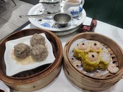 明虾蟹籽烧卖-赏点粤式点心(广州塔店)