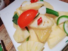 青柠檬拌鲜菠萝-云海肴·汽锅鸡·云南菜(高德置地店)