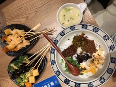 -刀小蛮半只鸡过桥米线(家乐福四元桥店)