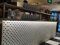 -新大咀港式茶餐厅(宝山万达店)